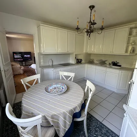 Daire Calme Et Elegance Au Coeur De