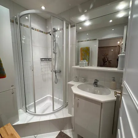 Calme Et Elegance Au Coeur De Daire *