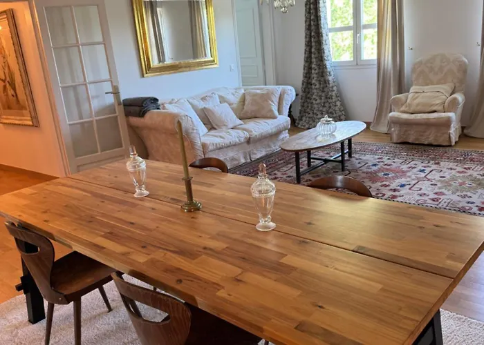 Calme Et élégance Au Cœur De Tours