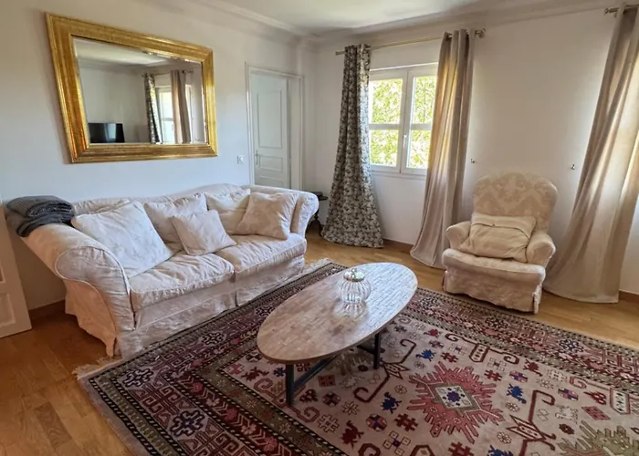 Calme Et élégance Au Cœur De * Tours