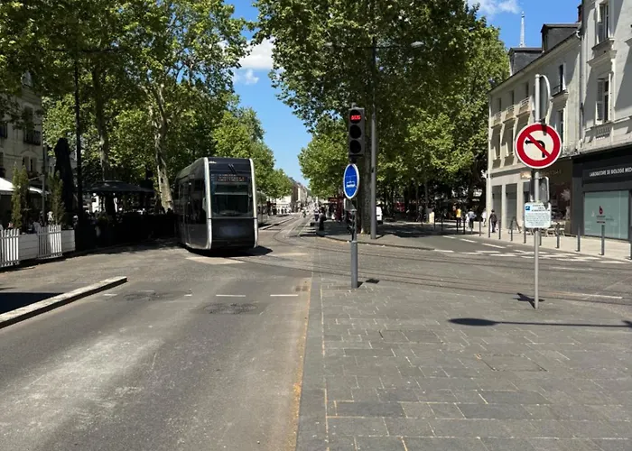 Calme Et élégance Au Cœur De * Tours